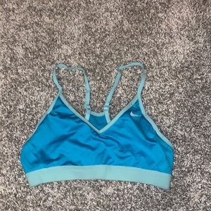 nike light support bra